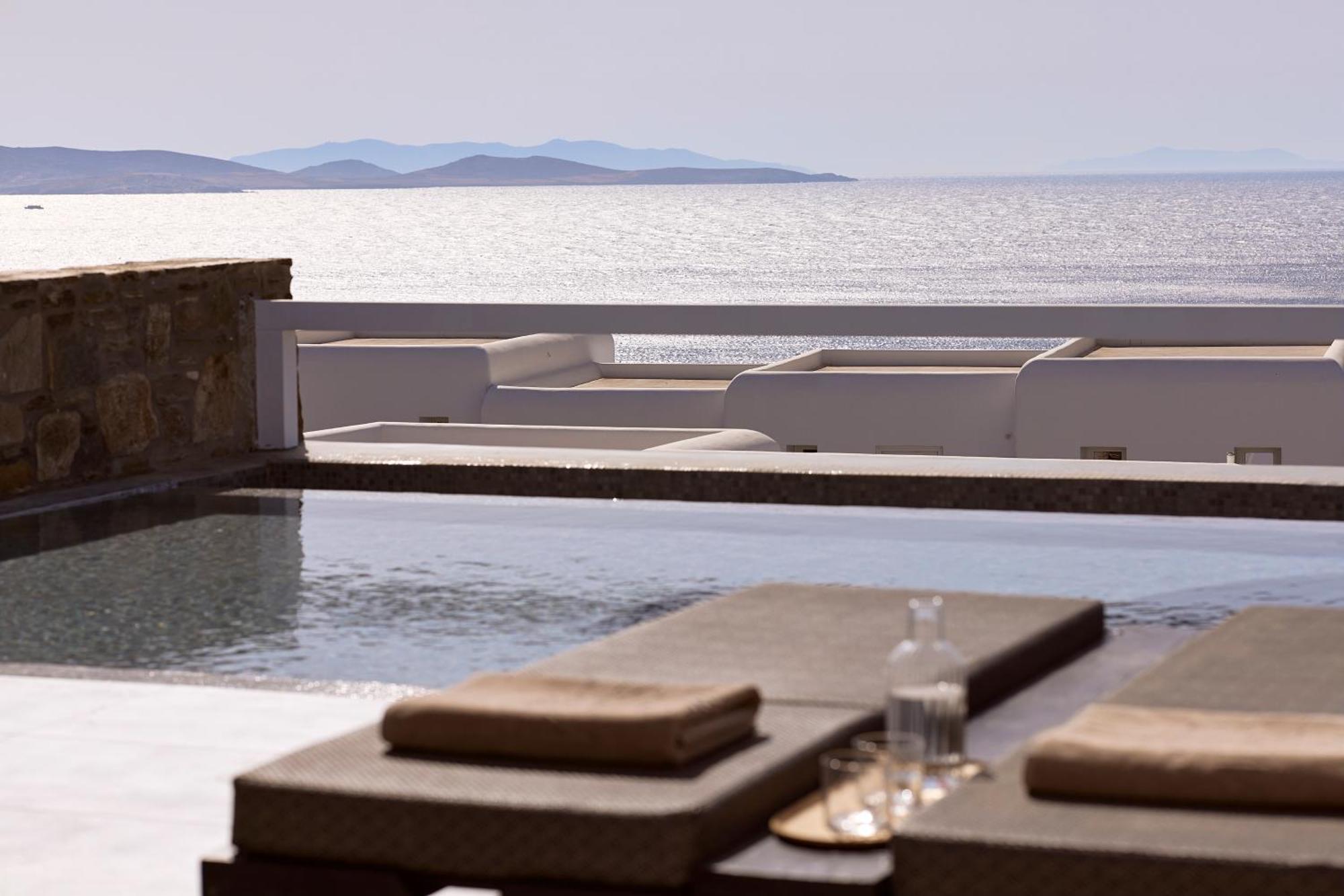 Amazon Mykonos Suites & Spa Agios Ioannis Diakoftis Exterior foto